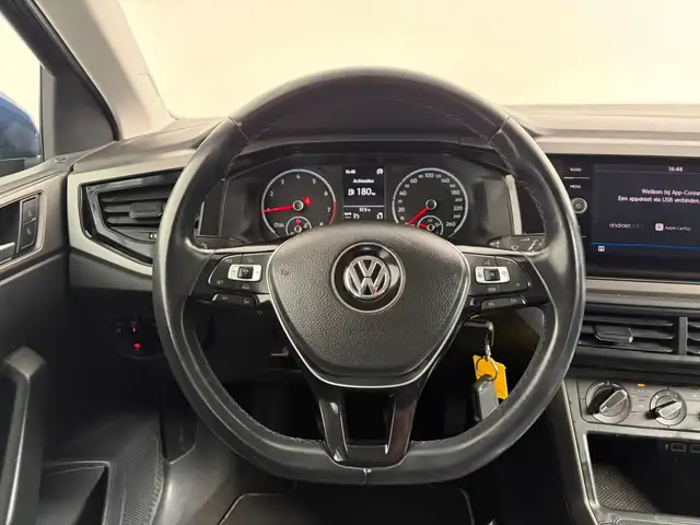 Volkswagen Polo view 5
