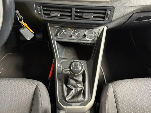 Volkswagen Polo view 6