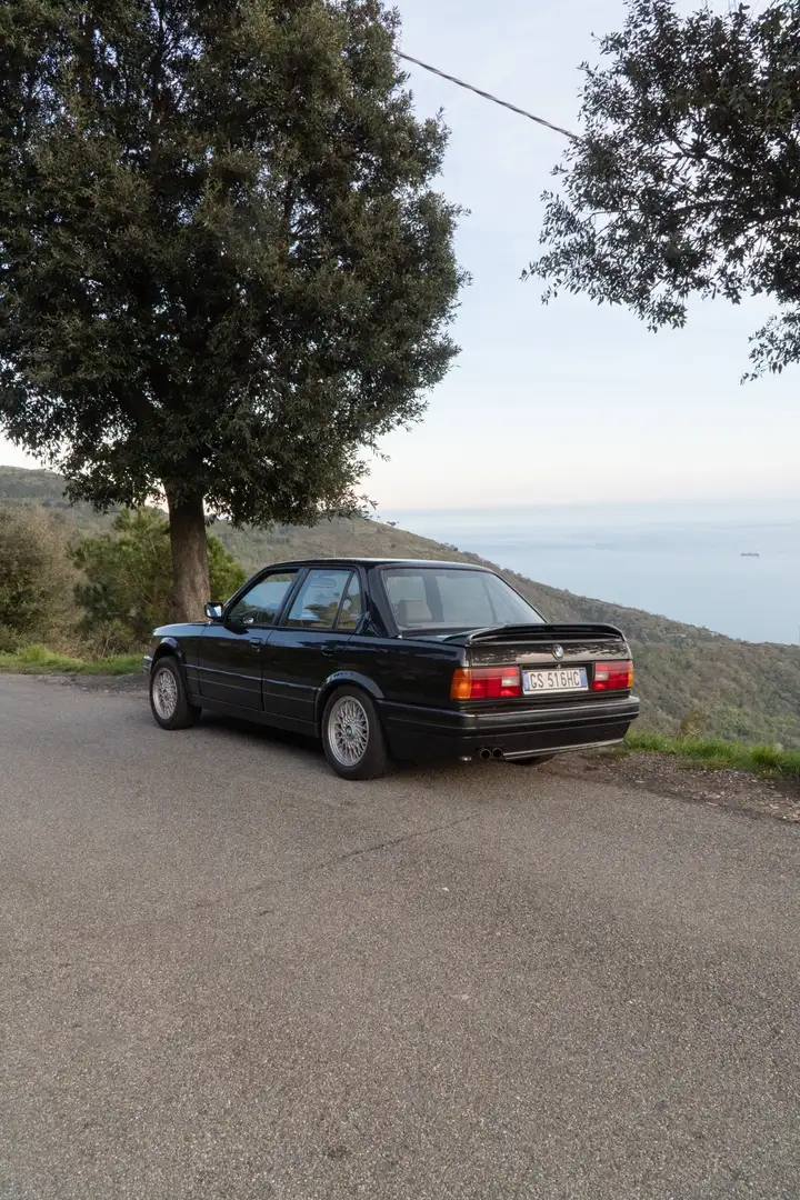 BMW 325 325i c/abs Černá - 1