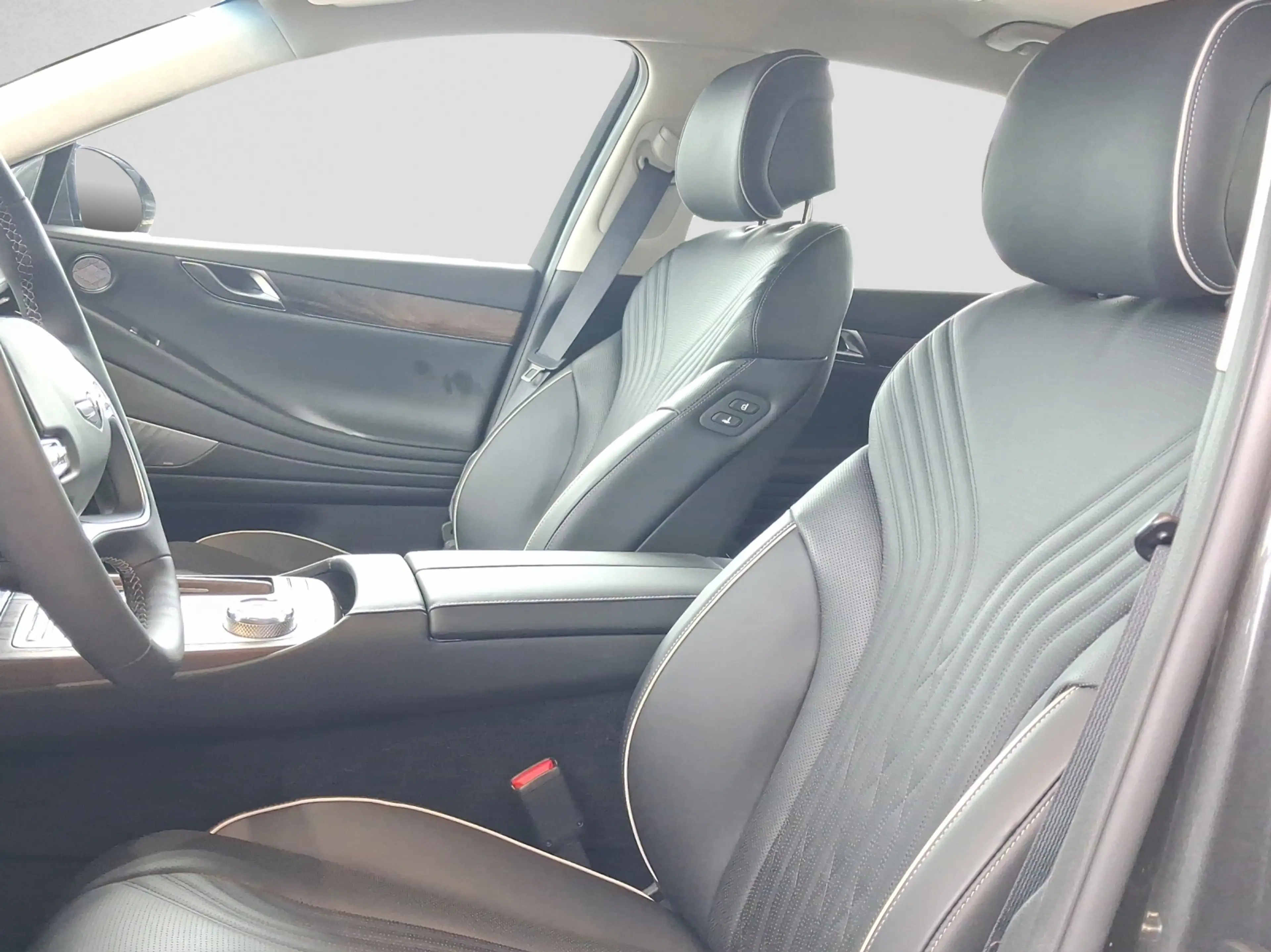 Genesis G80 Luxury 4WD Massage HuD Alcantara Himmel — photo 5