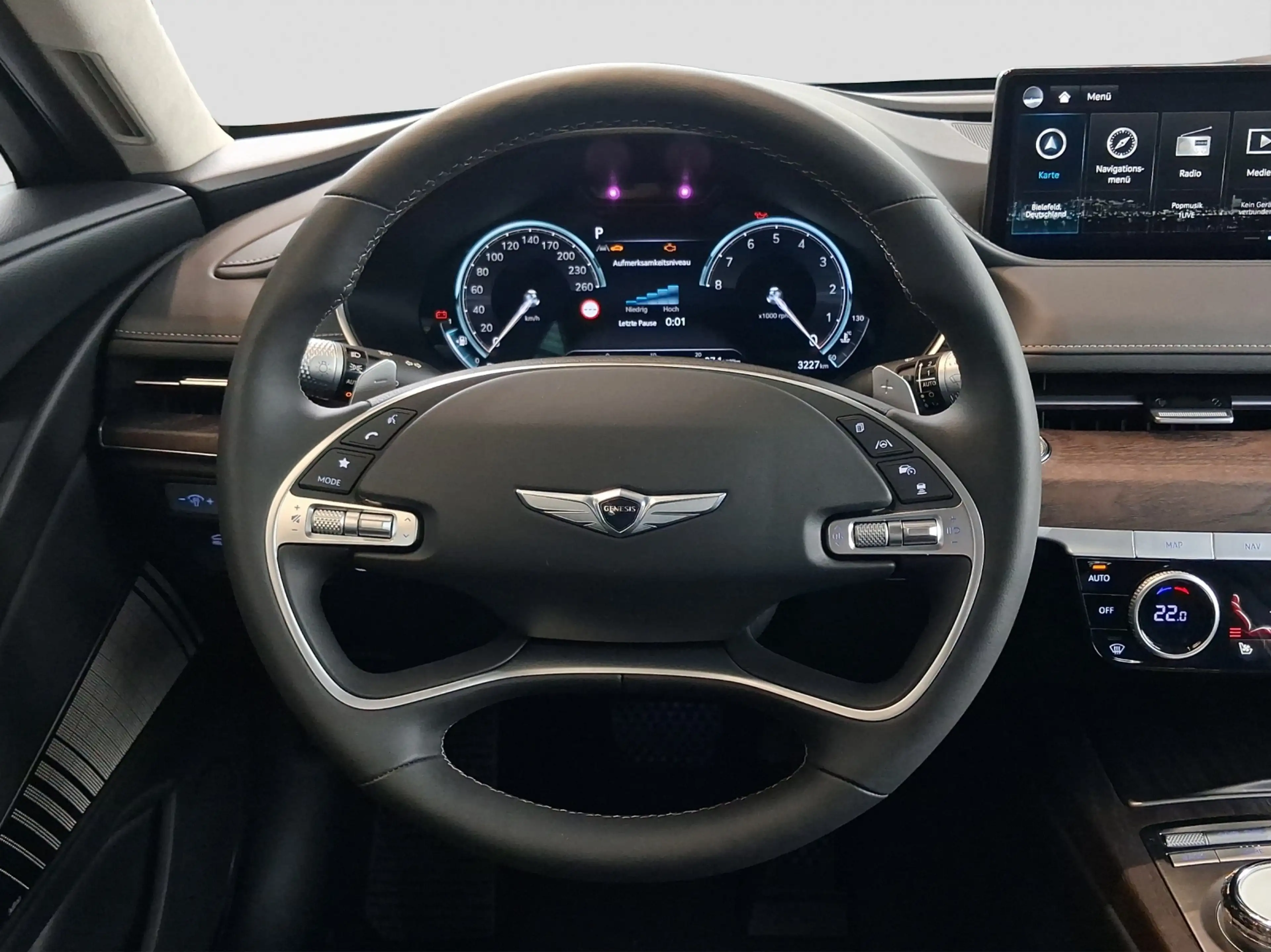 Genesis G80 Luxury 4WD Massage HuD Alcantara Himmel — photo 8