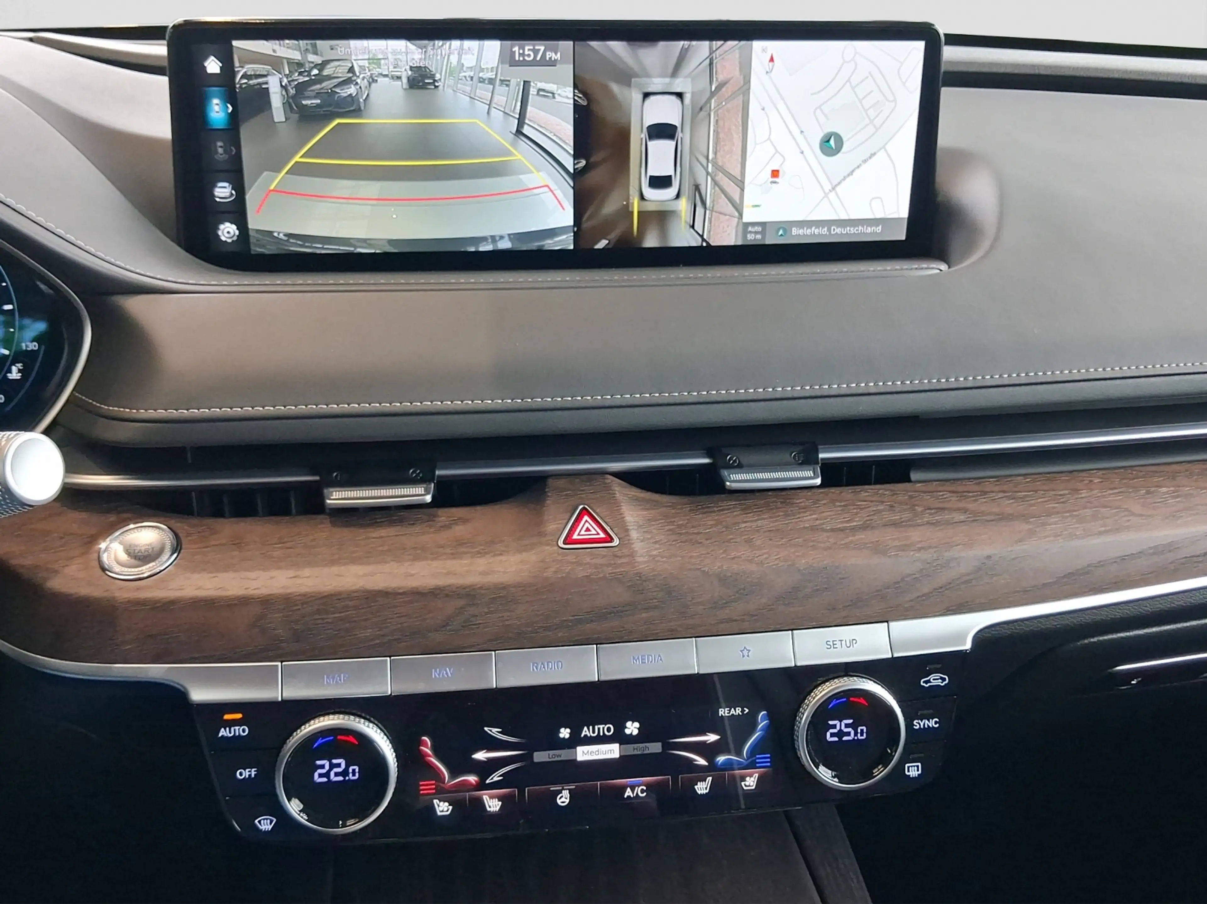 Genesis G80 Luxury 4WD Massage HuD Alcantara Himmel — photo 10