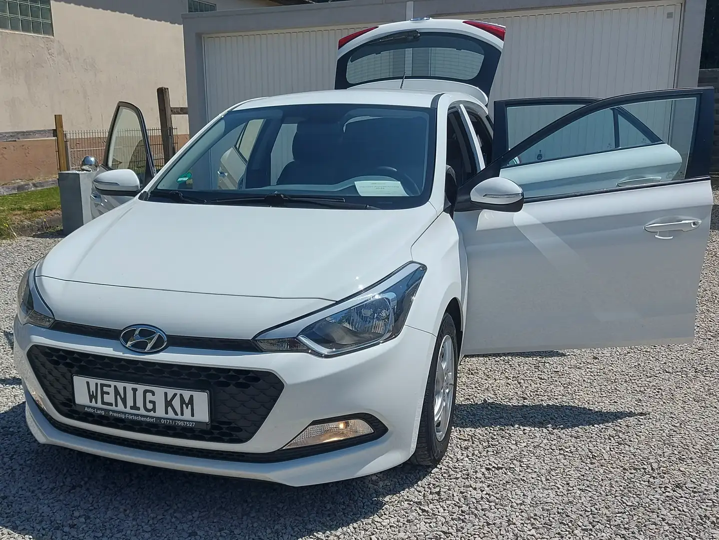 Hyundai i20 1.Hand! 69TKM!*Klima*Alu*USB*Tüv neu! White - 1