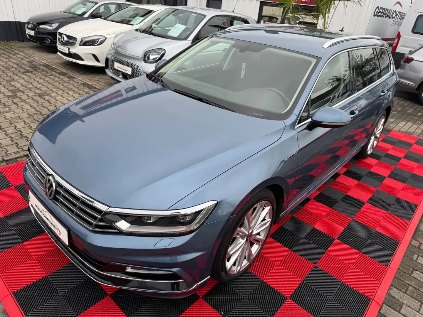 Volkswagen Passat Variant Passat VARIANT 2.0 TDI R-line SCR DSG*LED* Blau - 2