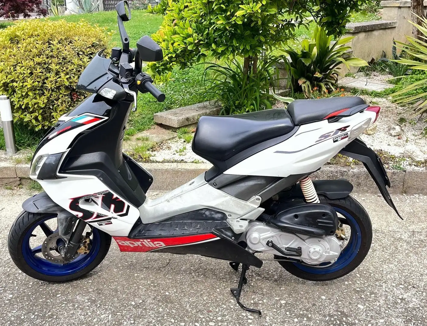 Aprilia SR 50 R Alb - 1