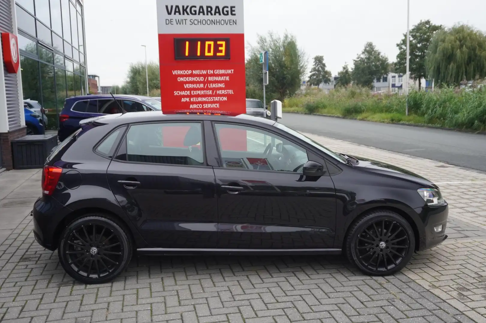 Volkswagen Polo 1.2 TSI Comfortline Airco / Carplay / Airco / Navi Negro - 2