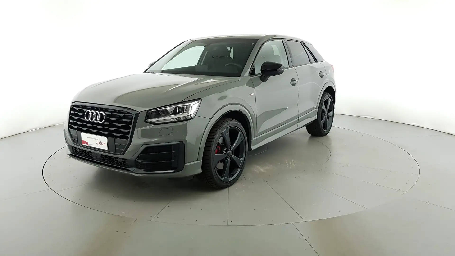 Audi Q2 35 1.5 tfsi Identity Black s-tronic Grau - 1