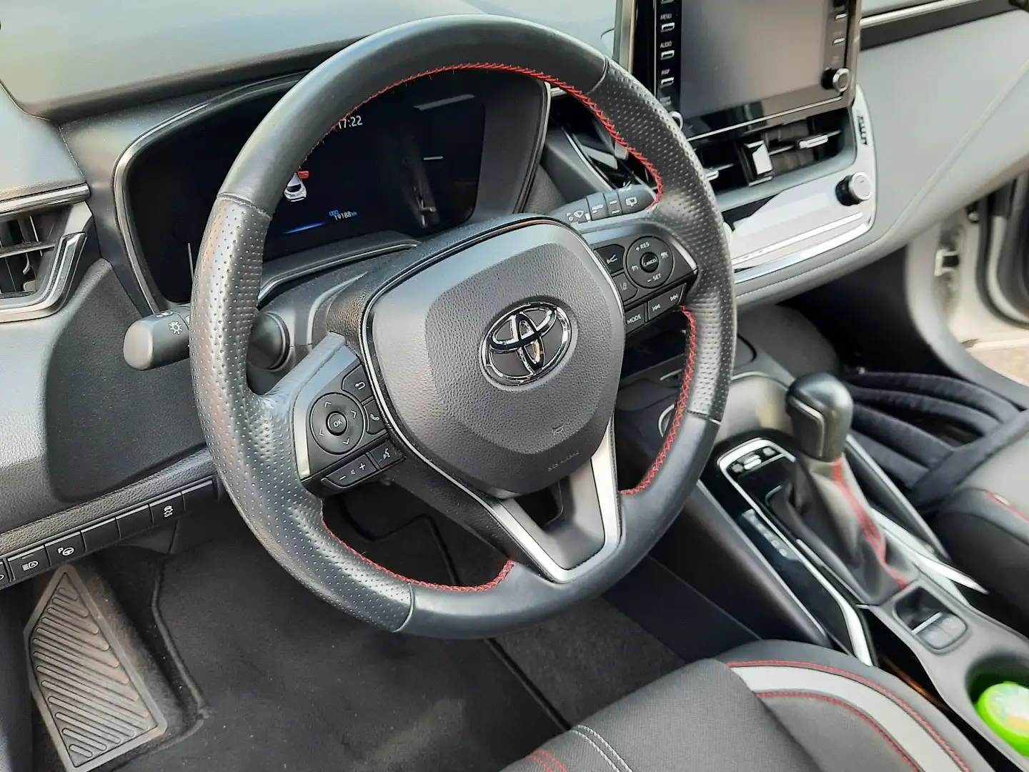 Toyota Corolla 1.8 Hybrid Business Edition Blanc - 1