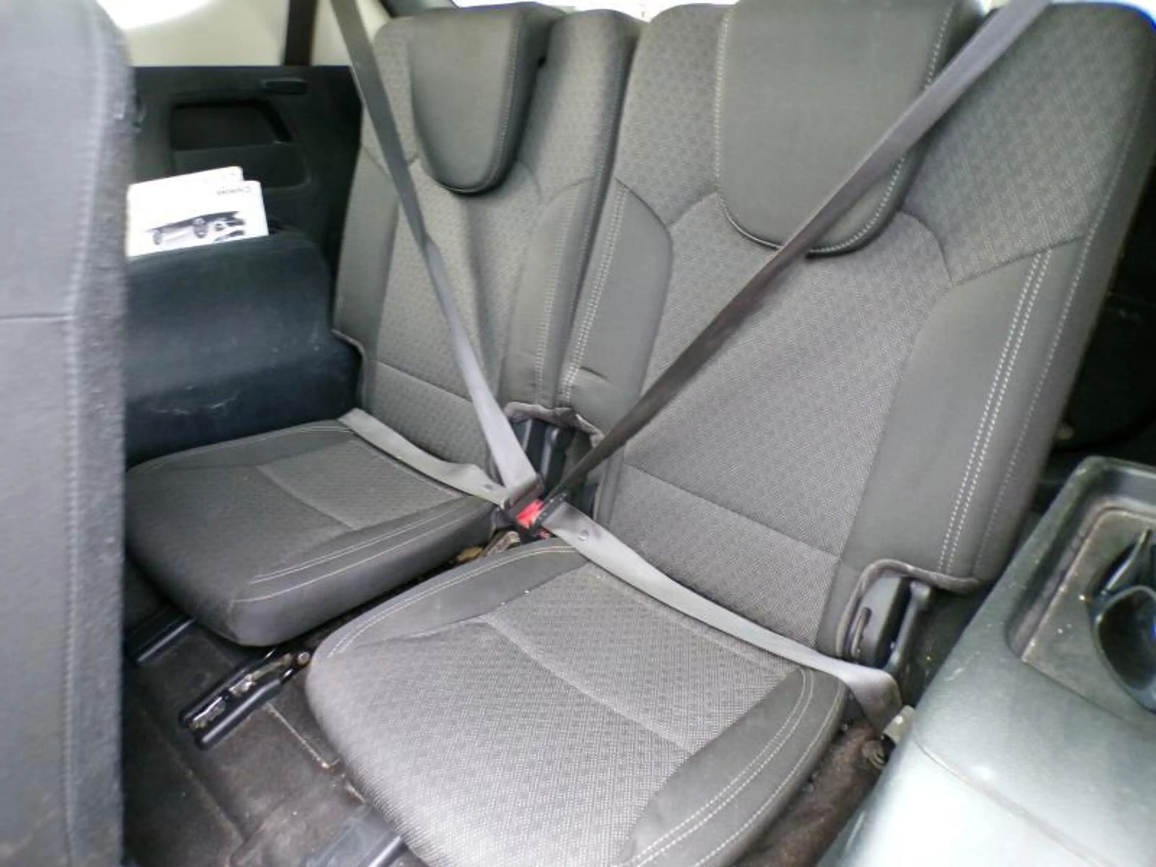 Kia Carens 1.7 CRDi 141cv 7pl Noir 02/17 6500€ Marchand — photo 9