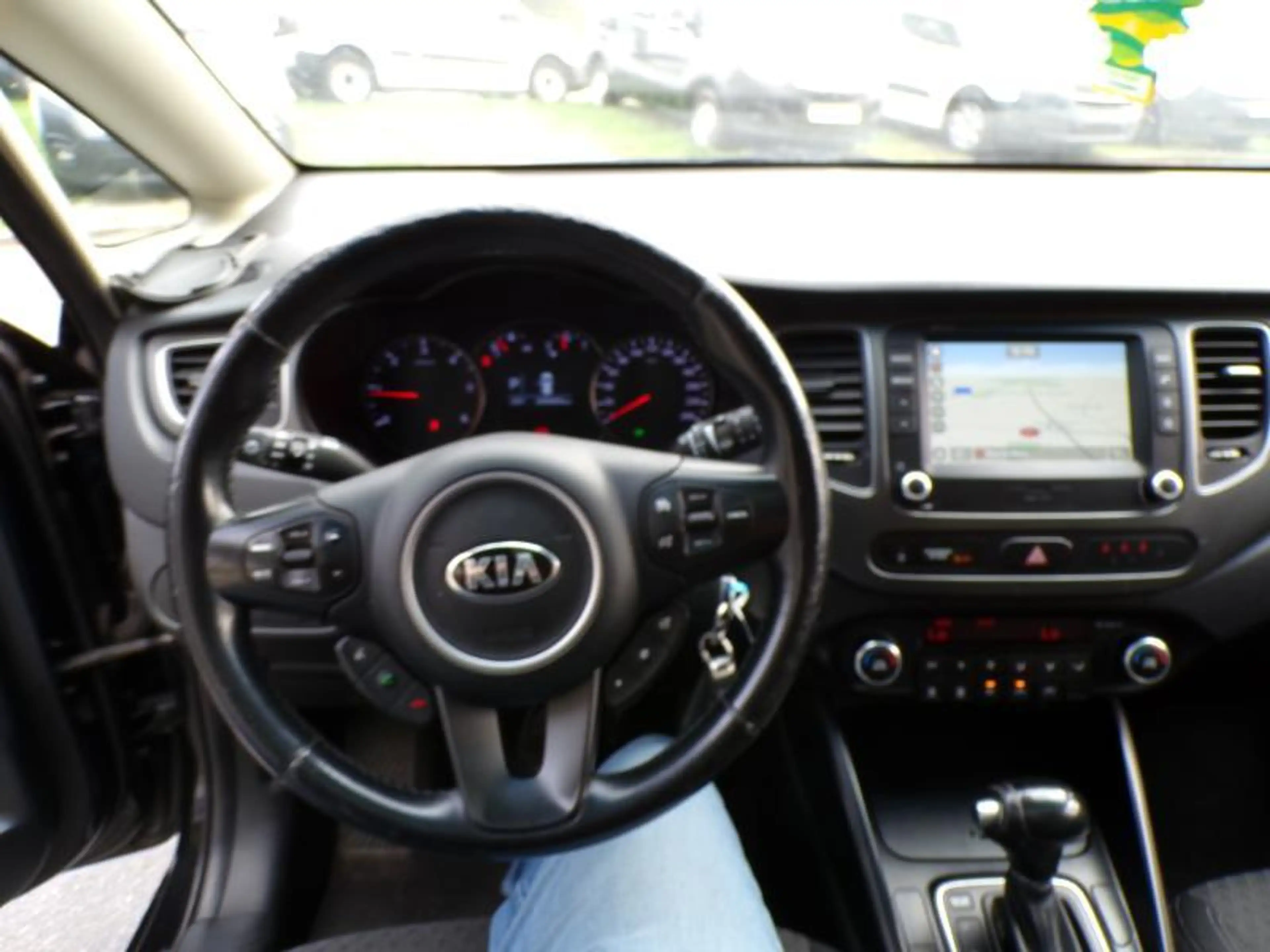 Kia Carens 1.7 CRDi 141cv 7pl Noir 02/17 6500€ Marchand — photo 13