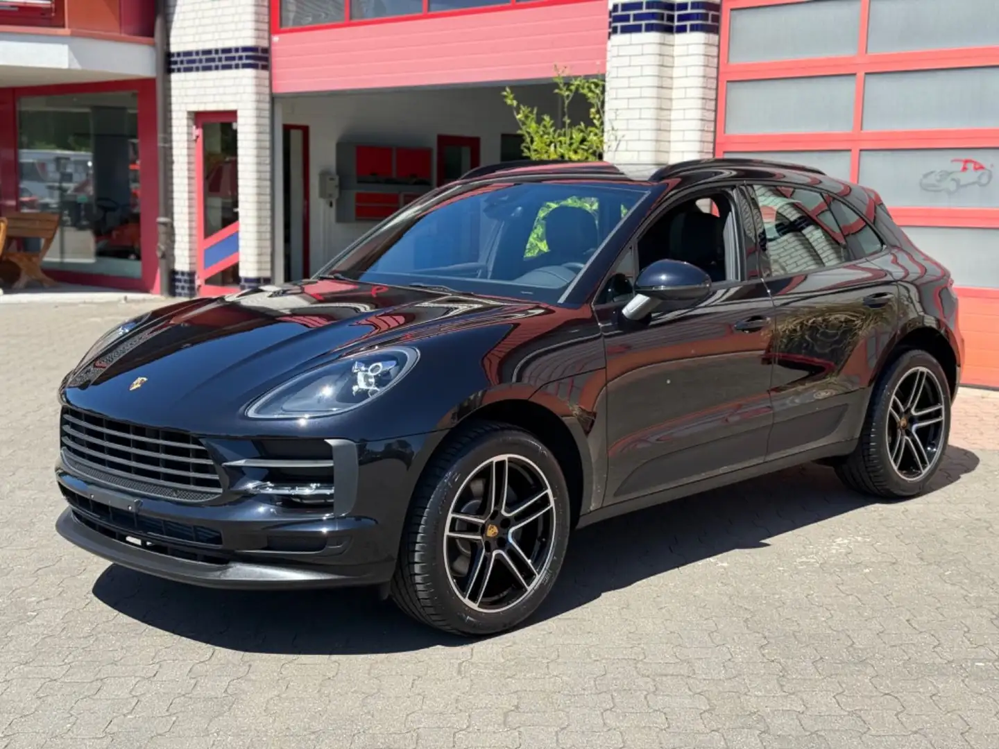 Porsche Macan MACAN, MY 2020, NEUWAGEN Noir - 1