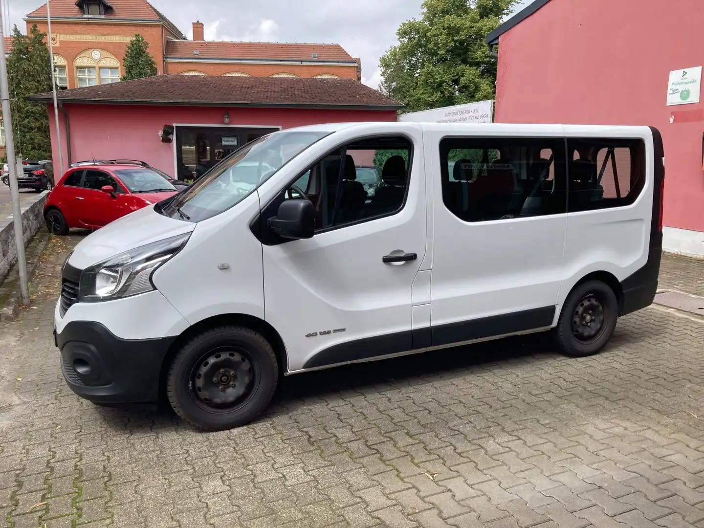 Renault Trafic Combi L2H1 2,9t  Expression-8-Sitzer Bus- Bílá - 2