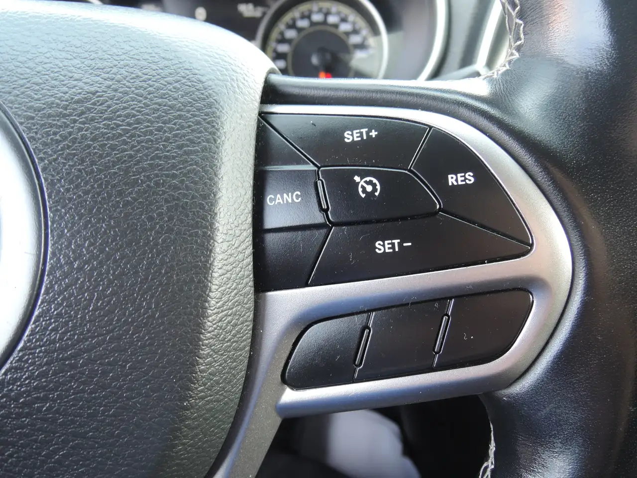 Jeep Cherokee снимка Jeep Cherokee