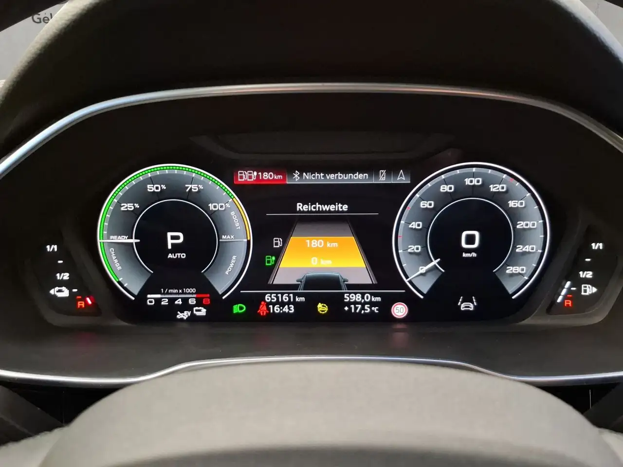 Audi Q3 45 e 180(245) kW(PS) S tronic 11