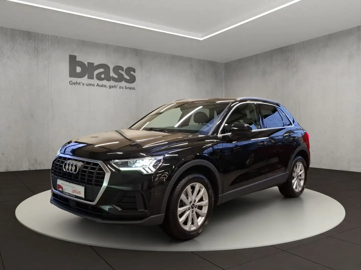 Audi Q3 45 e 180(245) kW(PS) S tronic Schwarz - 1