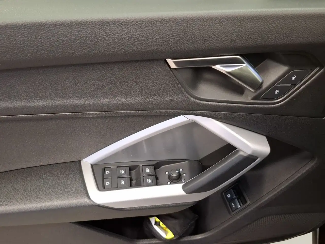 Audi Q3 45 e 180(245) kW(PS) S tronic 12