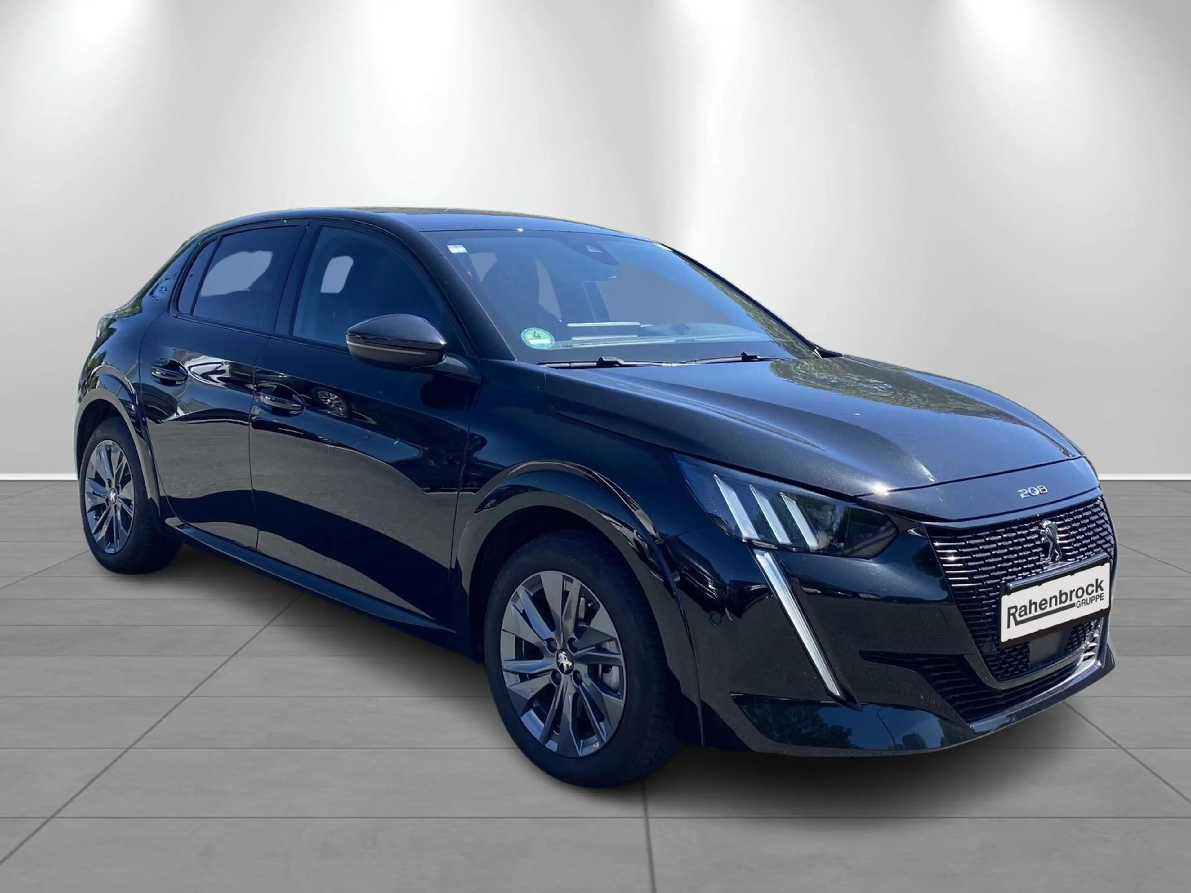Peugeot e-208 GT 136 50 kWh — photo 2