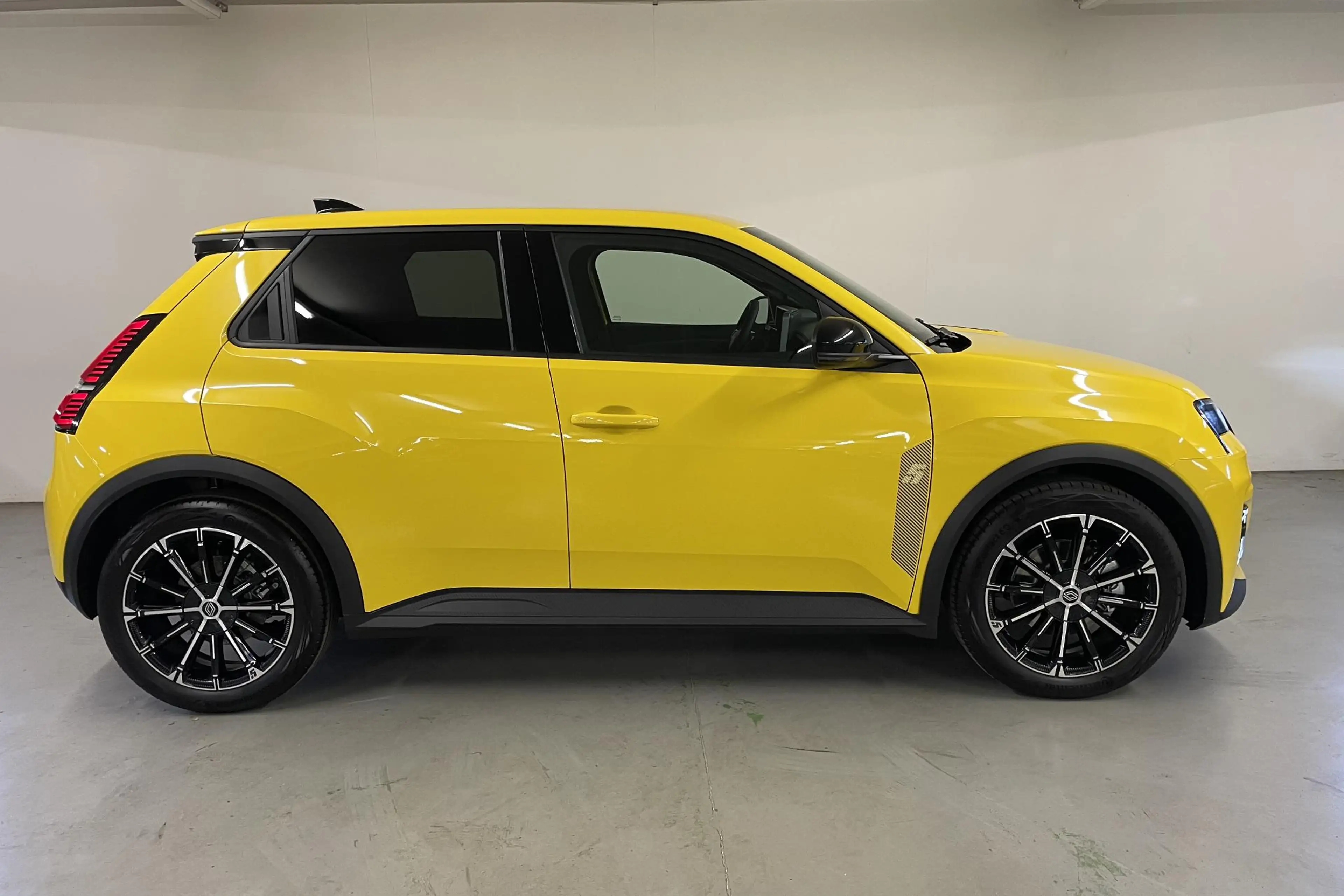 Renault R 5 comfort range techno 52 kWh | Pack Winter | 18" Ch — photo 4
