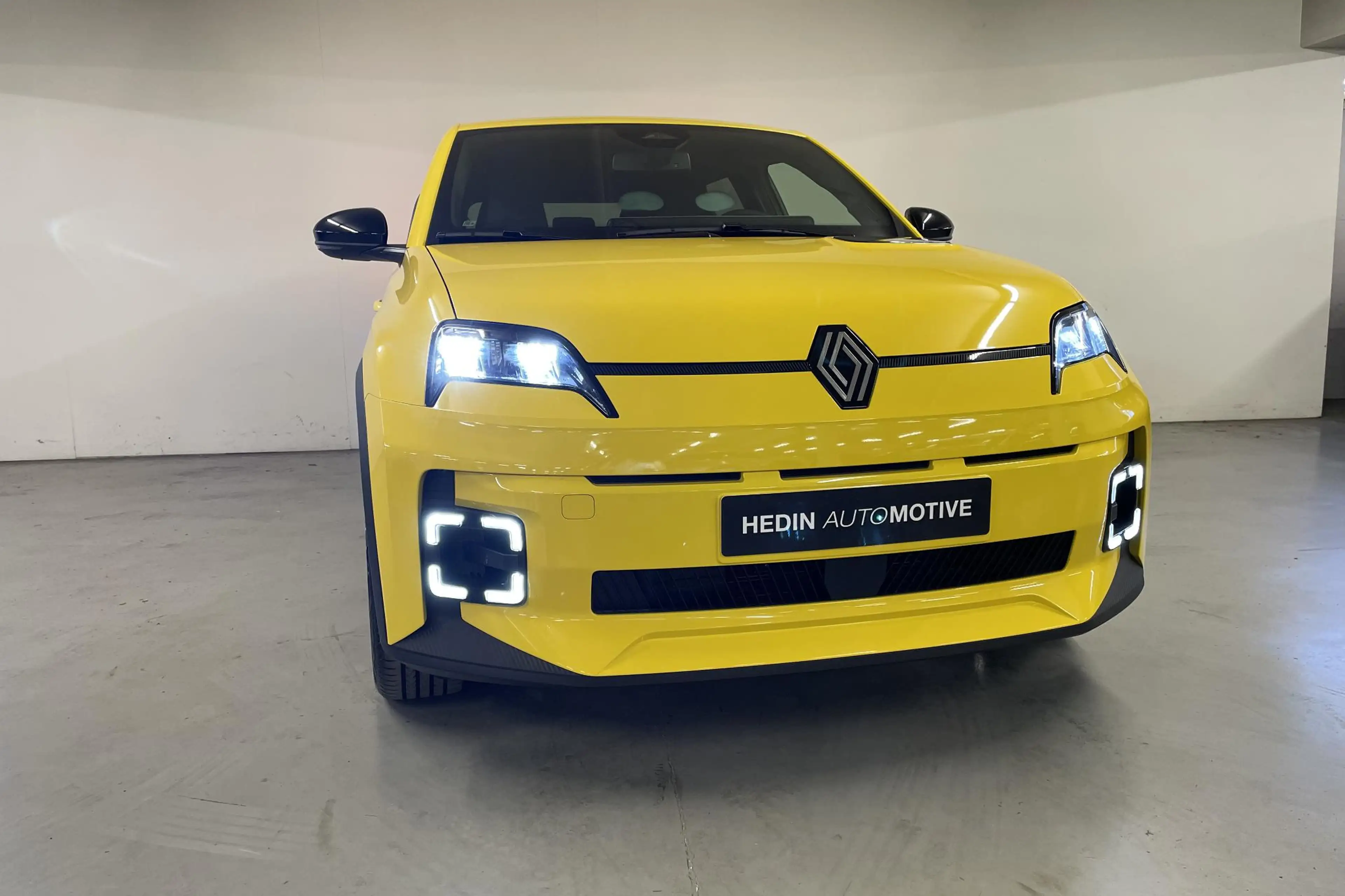 Renault R 5 comfort range techno 52 kWh | Pack Winter | 18" Ch — photo 2