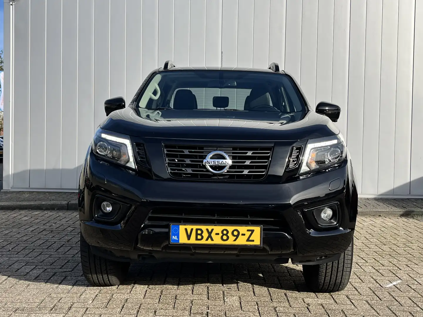 Nissan Navara 2.3 dCi N-Guard Double Cab Snoeks 5prs 5th Wheel P - 2