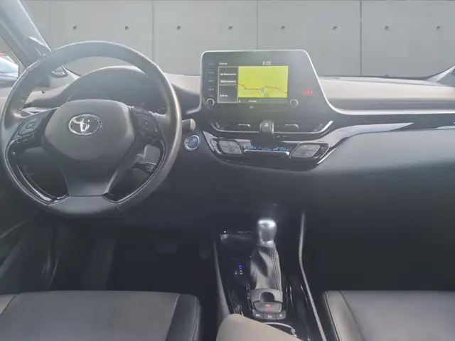Toyota C-HR view 12
