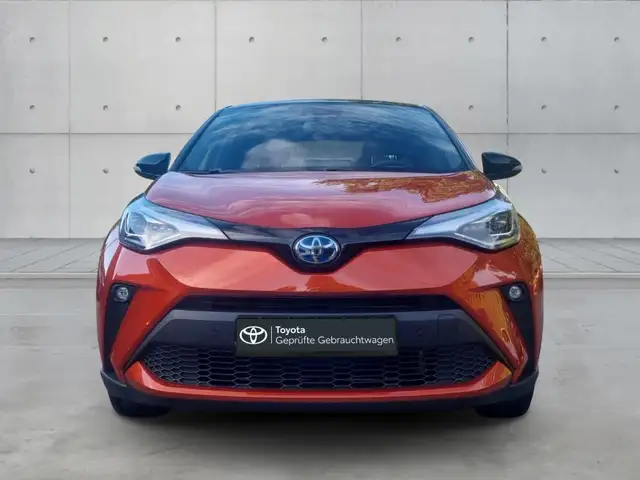 Toyota C-HR view 6
