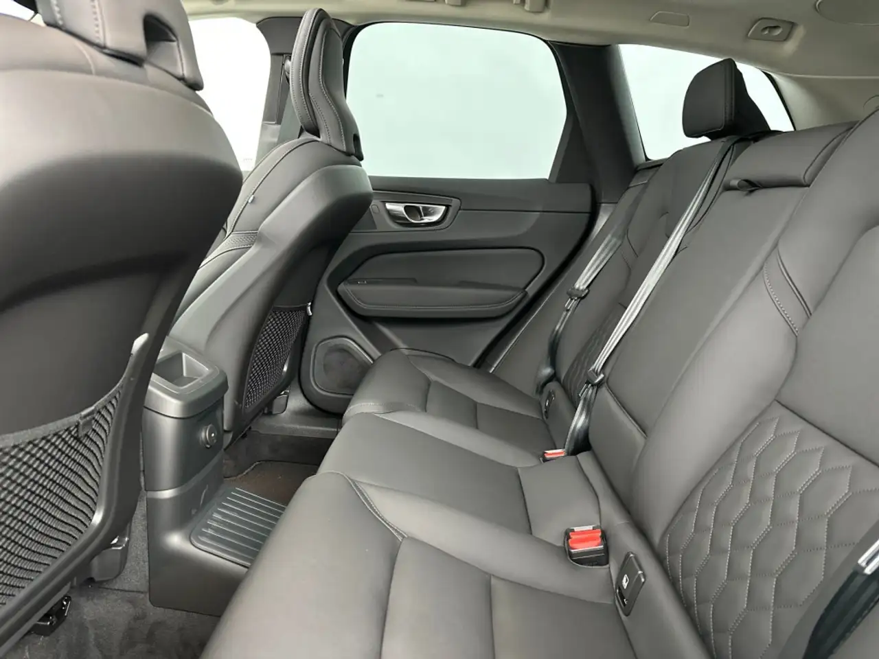 Volvo XC60 2026 — фото 19