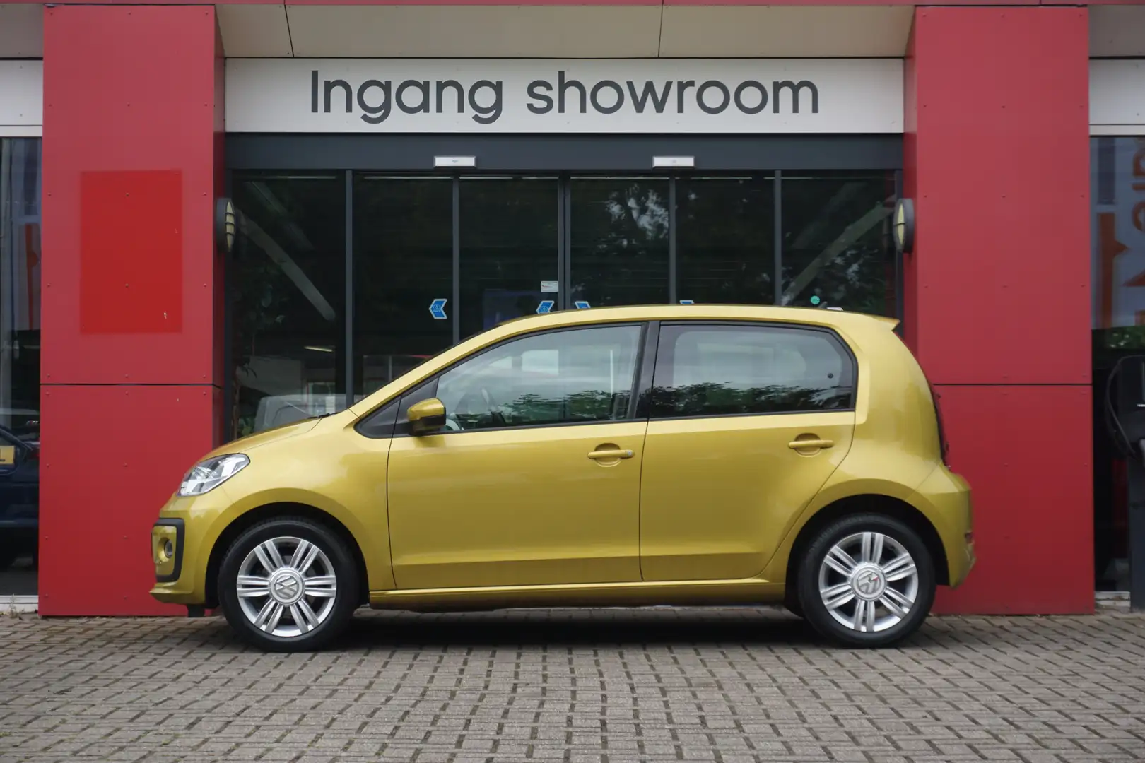 Volkswagen up! 1.0 BMT high up! | Origineel NL | 1ste eigenaar | Geel - 2