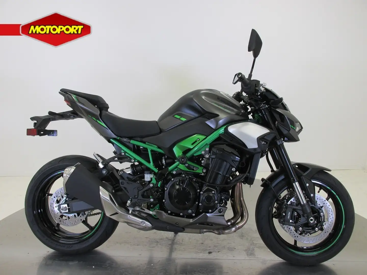 Kawasaki Z 900 35KW Verde - 1