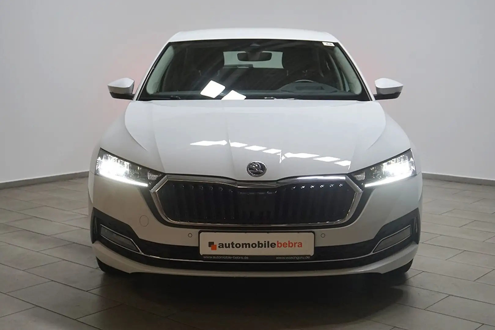Skoda Octavia 2.0TDIDSG Style Virtual Standhz LED Weiß - 2