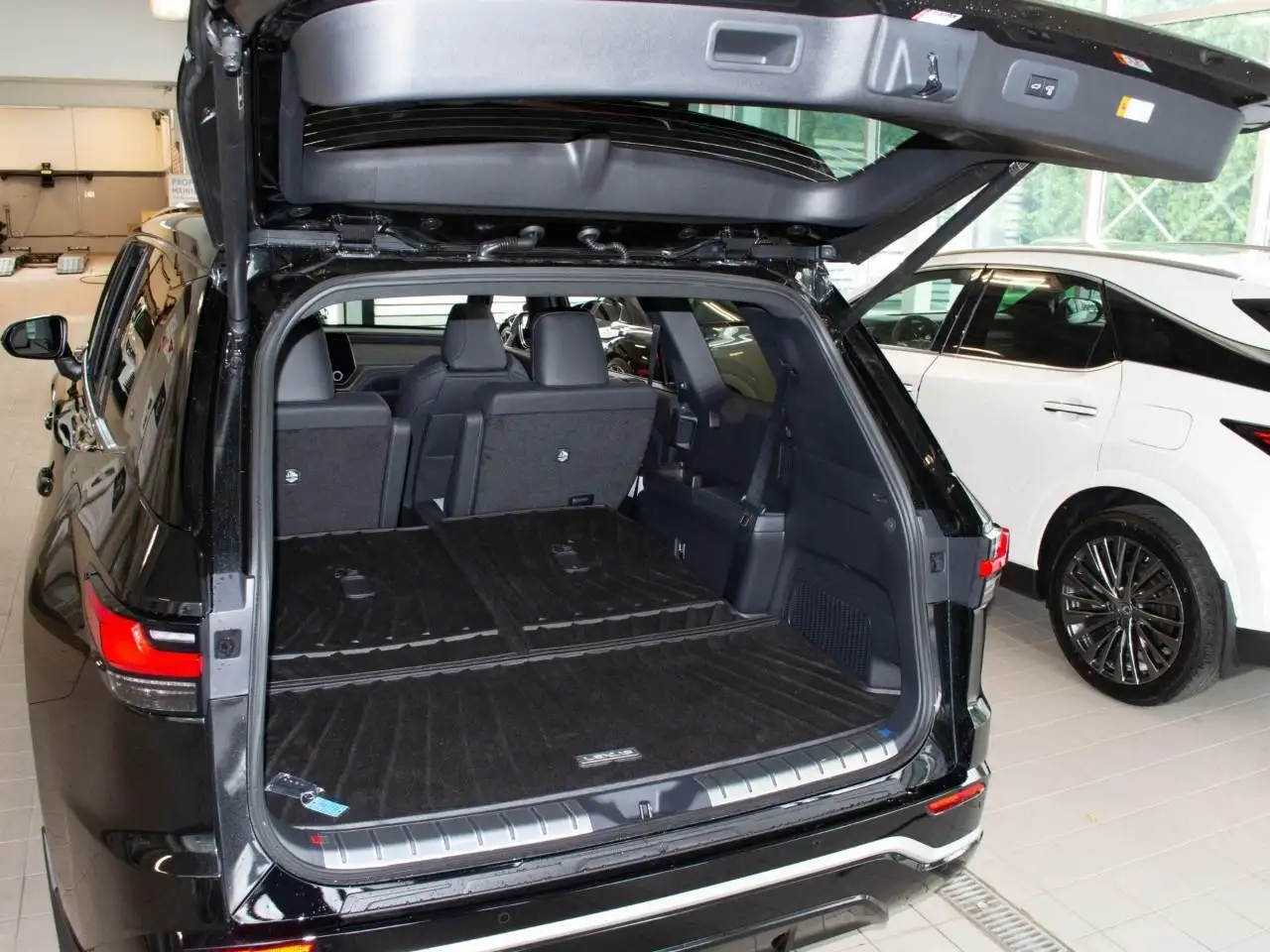 Lexus TX снимка Lexus TX