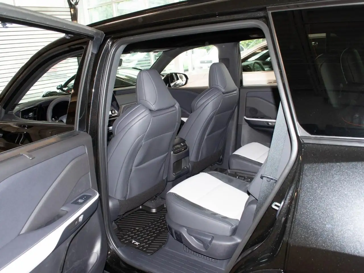 Lexus TX снимка Lexus TX