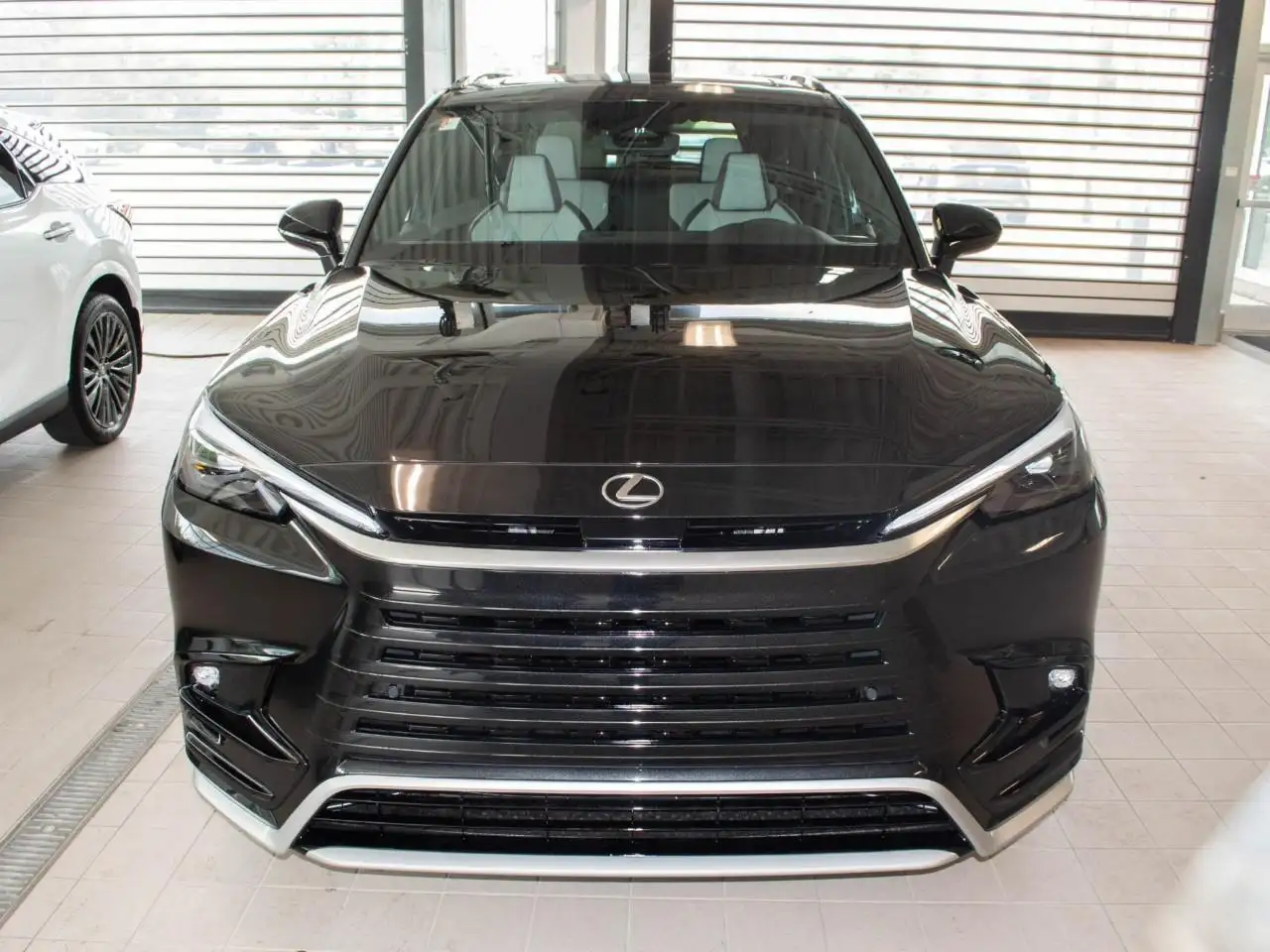 Lexus TX снимка Lexus TX