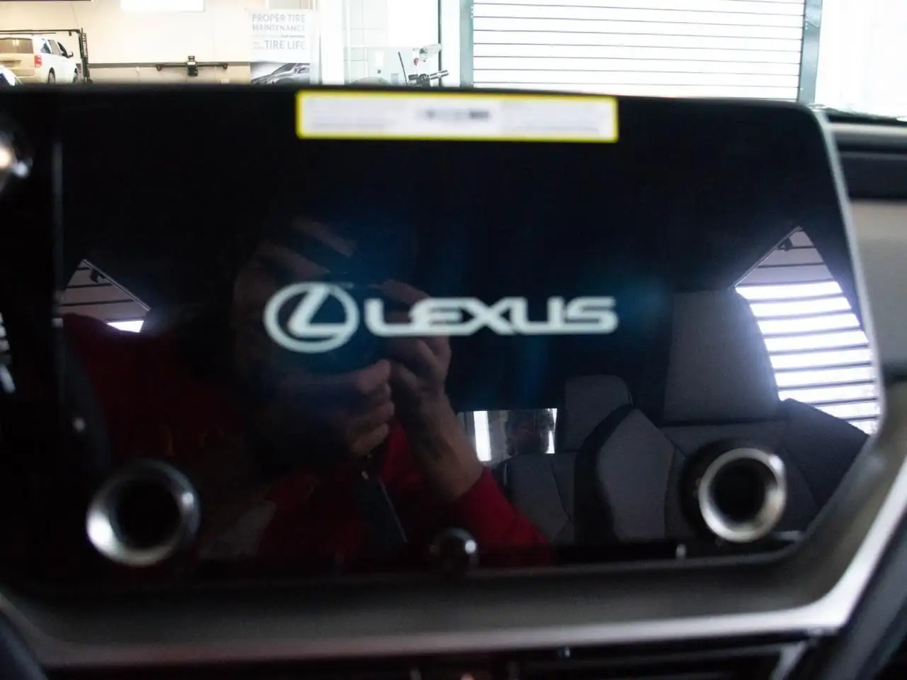 Lexus TX снимка Lexus TX