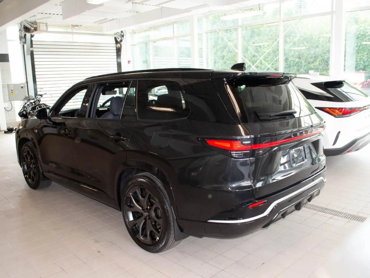Lexus TX снимка Lexus TX