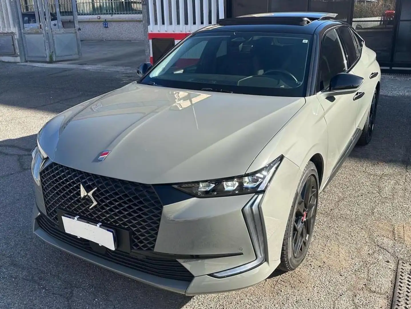 DS Automobiles DS 4 DS4 1.6 puretech Performance Line+ 180cv auto Grau - 1