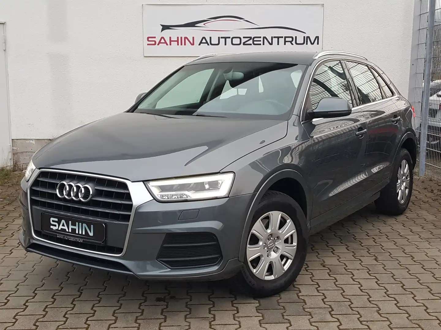 Audi Q3 1.4 TFSI Ultra 1.Hd LED Navi Keyless PDC SHZ Sheft Grijs - 1