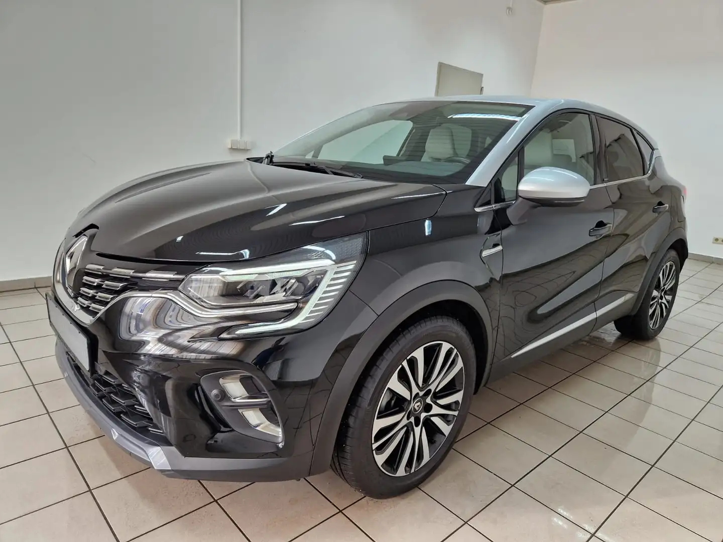 Renault Captur II 1.6 e-Tech Initiale Paris Leder BOSE Kamera Schwarz - 1