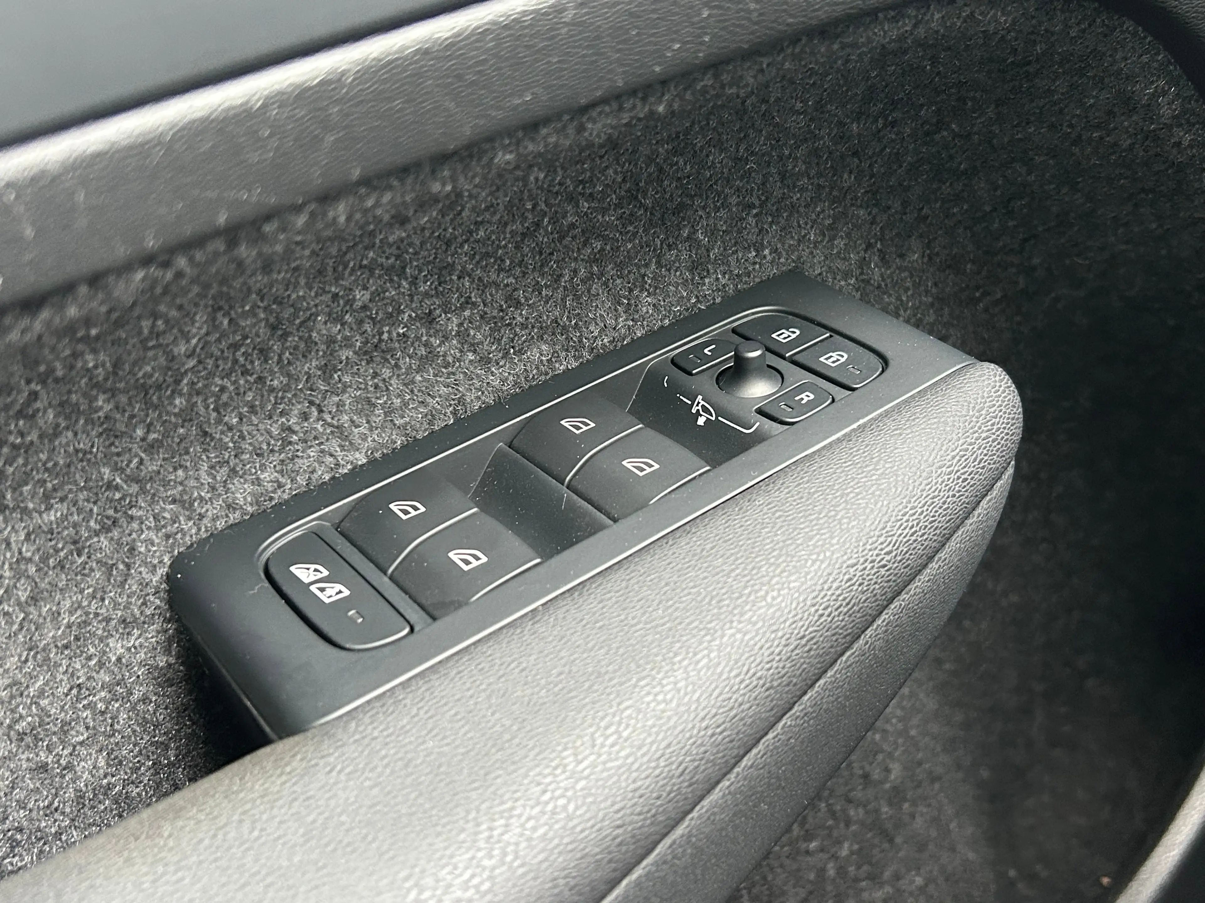 Volvo C40 Recharge Ultimate 69 kWh | Harman/Kardon | SoH 95% — photo 13