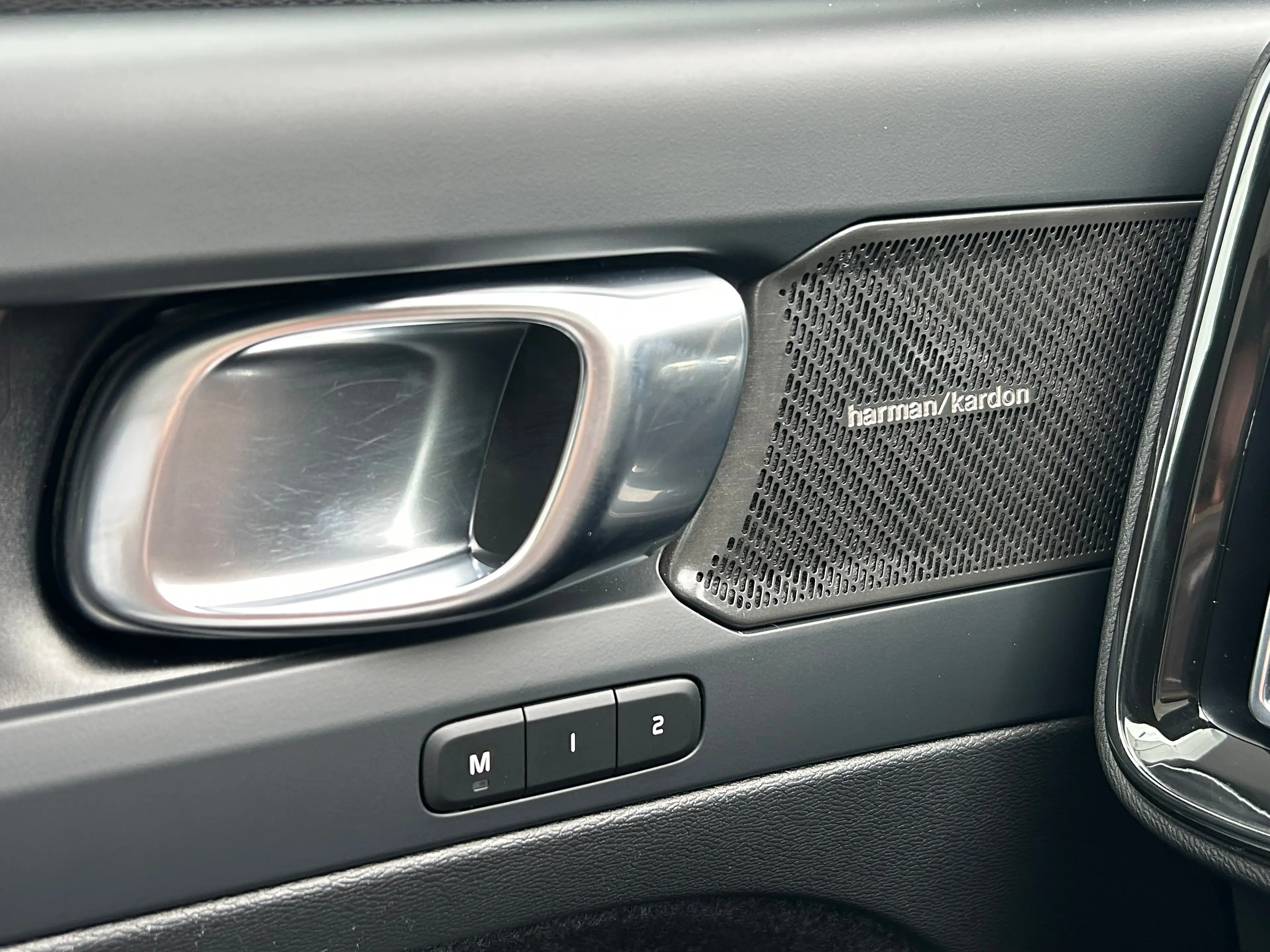 Volvo C40 Recharge Ultimate 69 kWh | Harman/Kardon | SoH 95% — photo 12