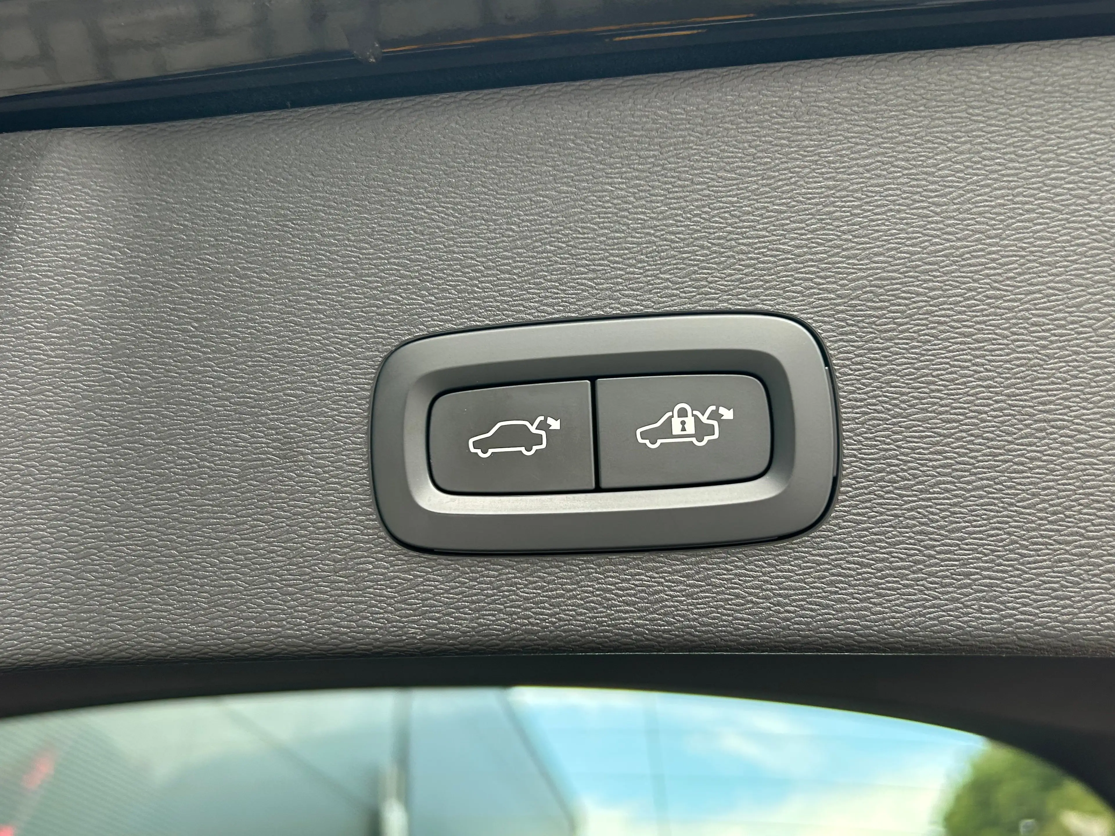 Volvo C40 Recharge Ultimate 69 kWh | Harman/Kardon | SoH 95% — photo 19
