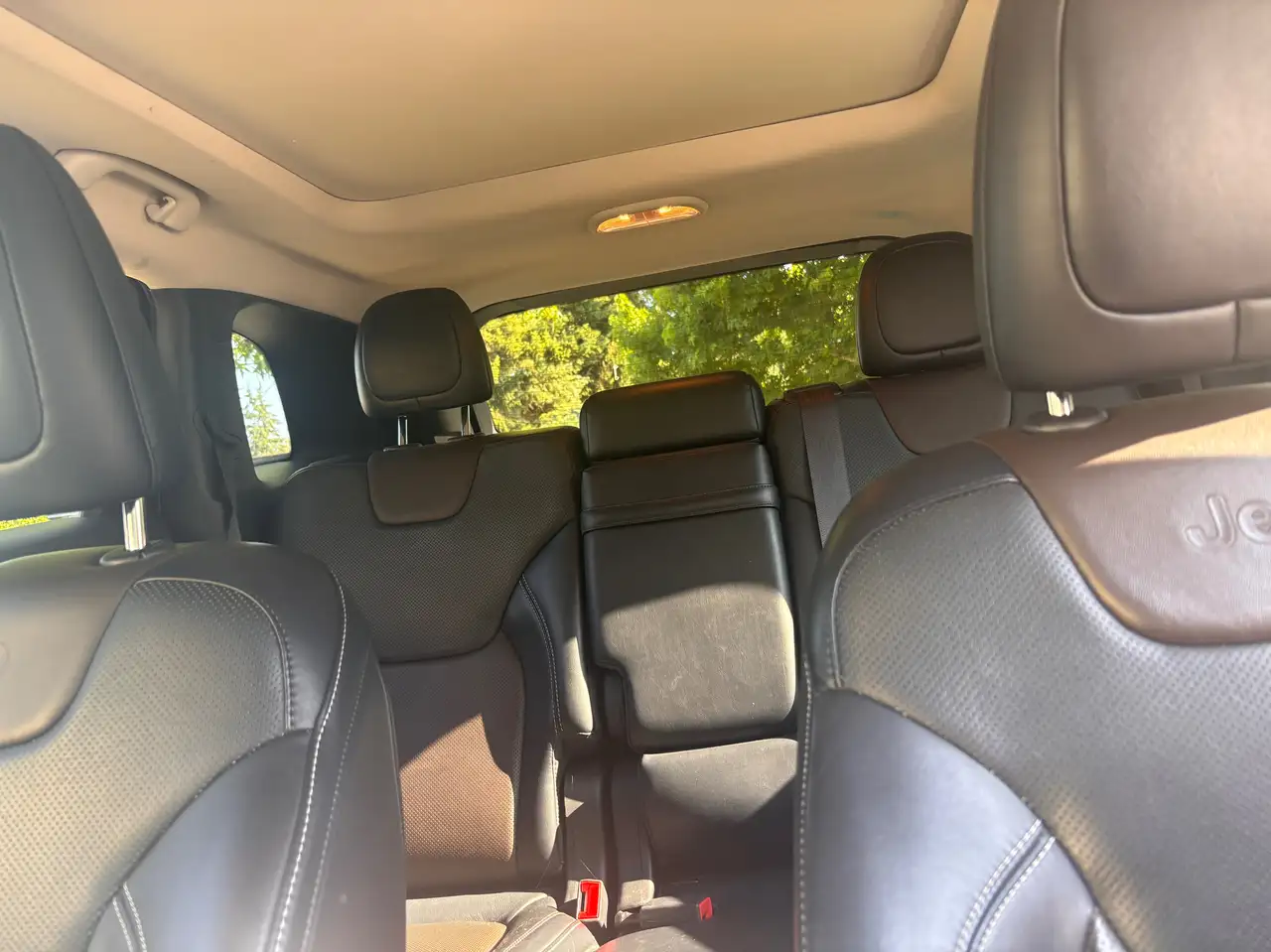 Jeep Cherokee photo Jeep Cherokee