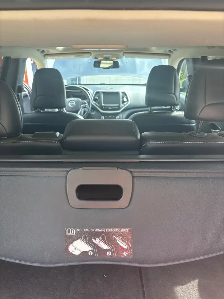 Jeep Cherokee photo Jeep Cherokee