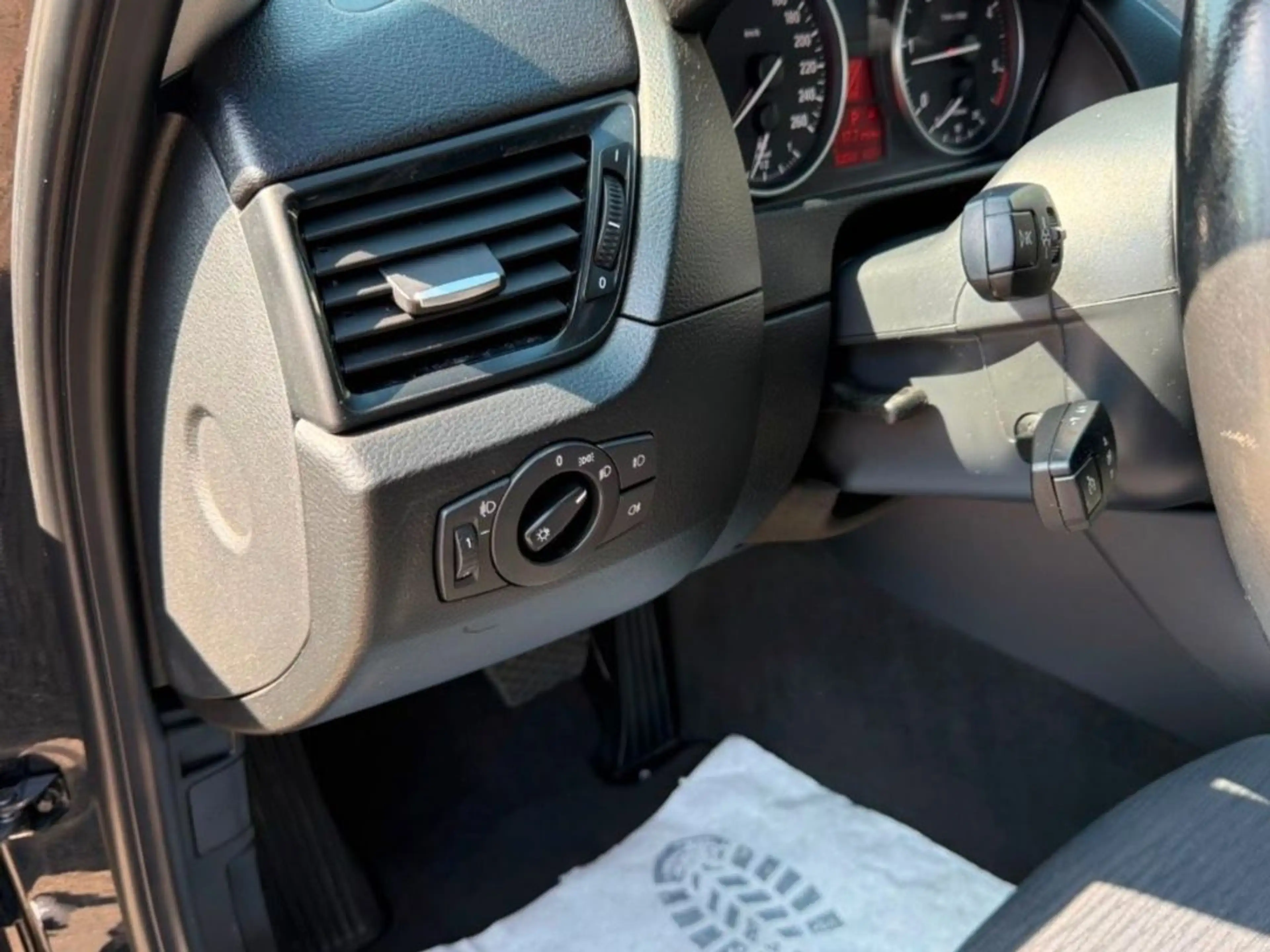 BMW X1 xDrive 18d! Automatik! Tempomat! — photo 11