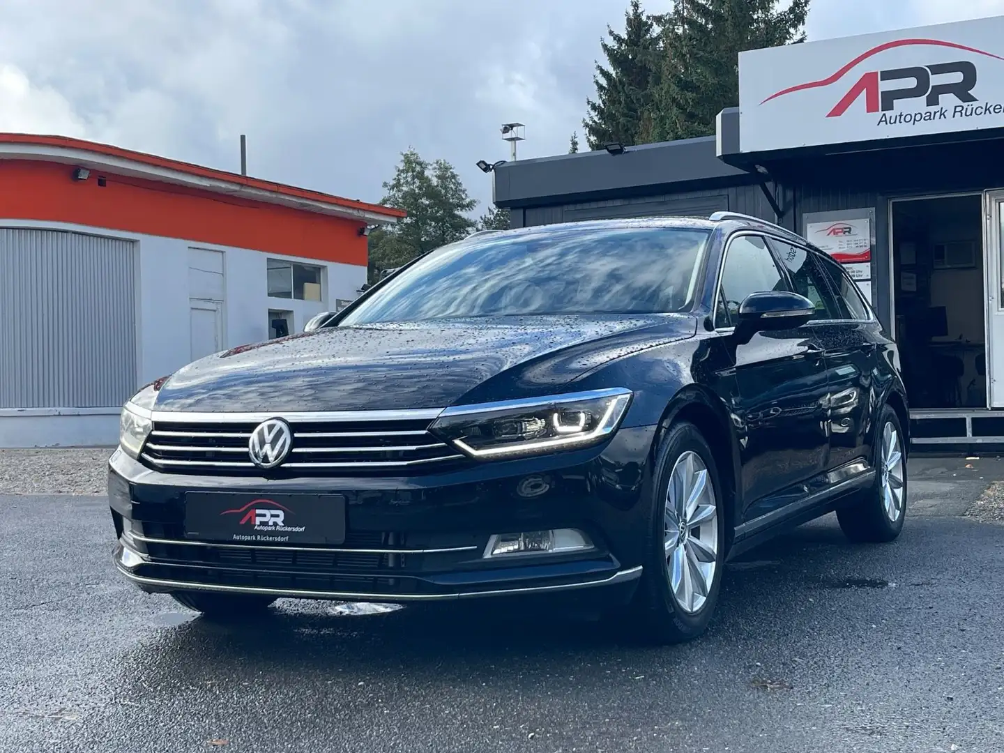 Volkswagen Passat Variant Highline BMT 4M LED ACC Standheiz Schwarz - 1