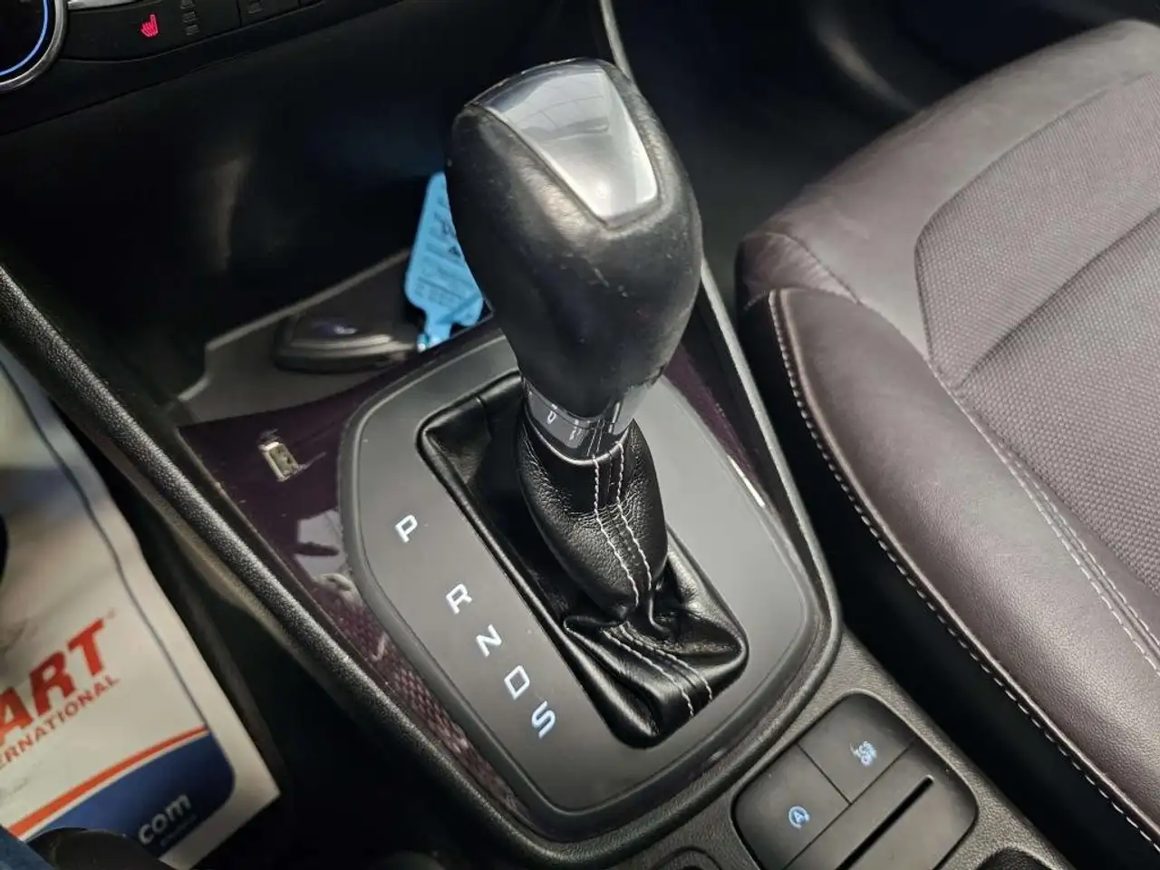 Ford Fiesta 5 portes — photo 27