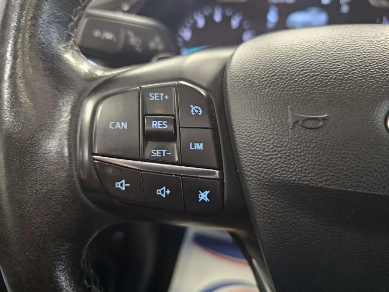 Ford Fiesta 5 portes — photo 24