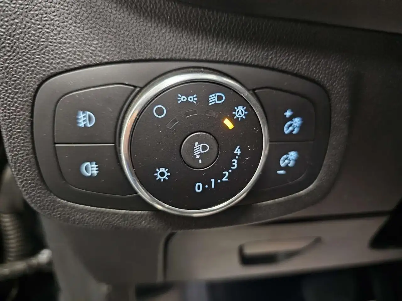 Ford Fiesta 5 portes — photo 28