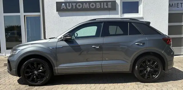 Volkswagen T-Roc view 5