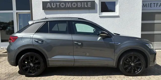 Volkswagen T-Roc view 8